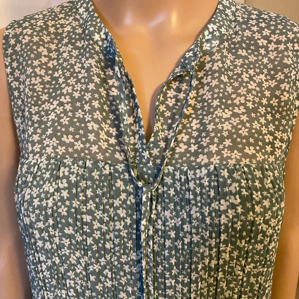 EUC Pleione Floral Blouse. - Picture 6 of 15
